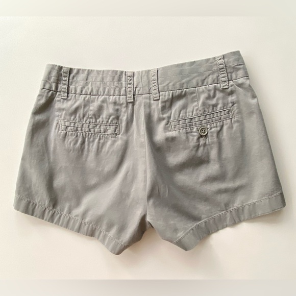 EUC, Women’s J.Crew 100% Cotton Broken-In Chino Shorts, Gray Size: 2 - Picture 2 of 6
